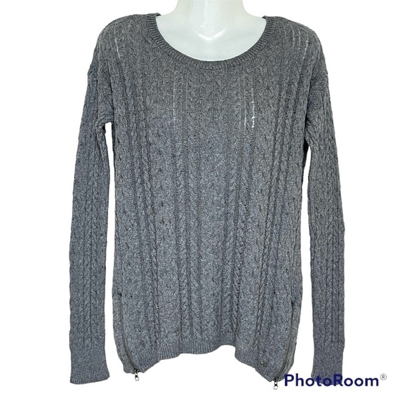 American Eagle Outfitters Gray Cable Knit Sweater Size Medium - Picture 1 of 10